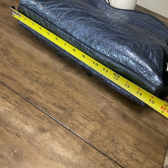 NWT Givenchy Voyou Medium Hobo - Picture 9 of 16